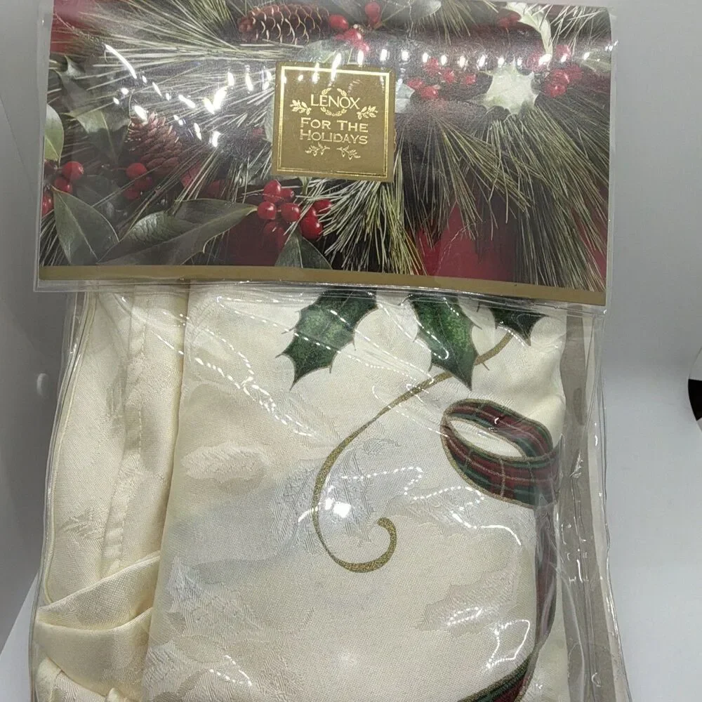 Lenox Holiday Nouveau 70 in Round Tablecloth Floral Beige/Green/Red Machine Wash